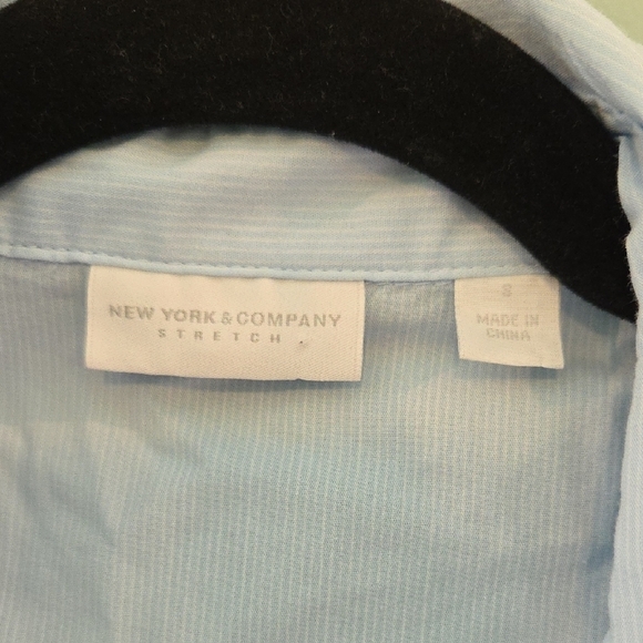 New York & Company Stretch Light Blue Ruched Ruffled Blouse Size Small - Picture 2 of 10